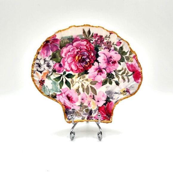 Other - Decoupage Scalloped shell springtime flowers